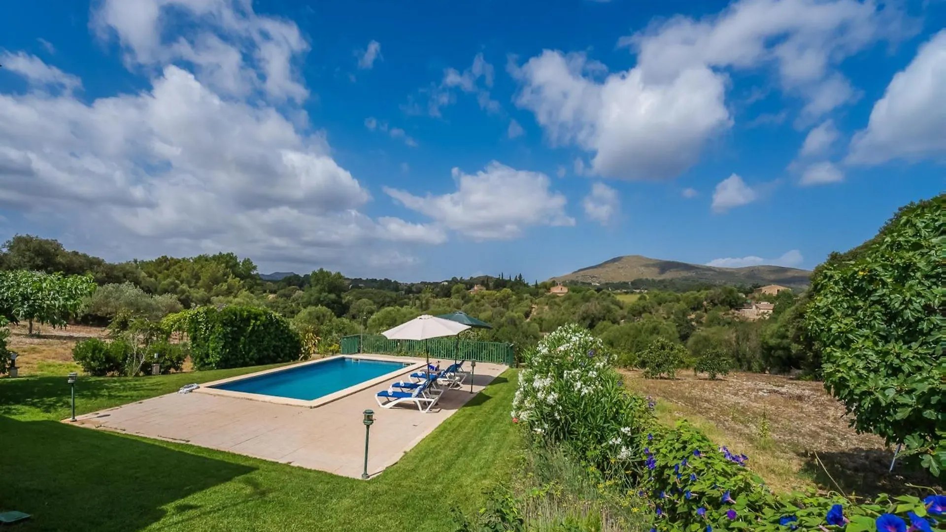 2 Bedroom Beach Country House, Arta Holiday home