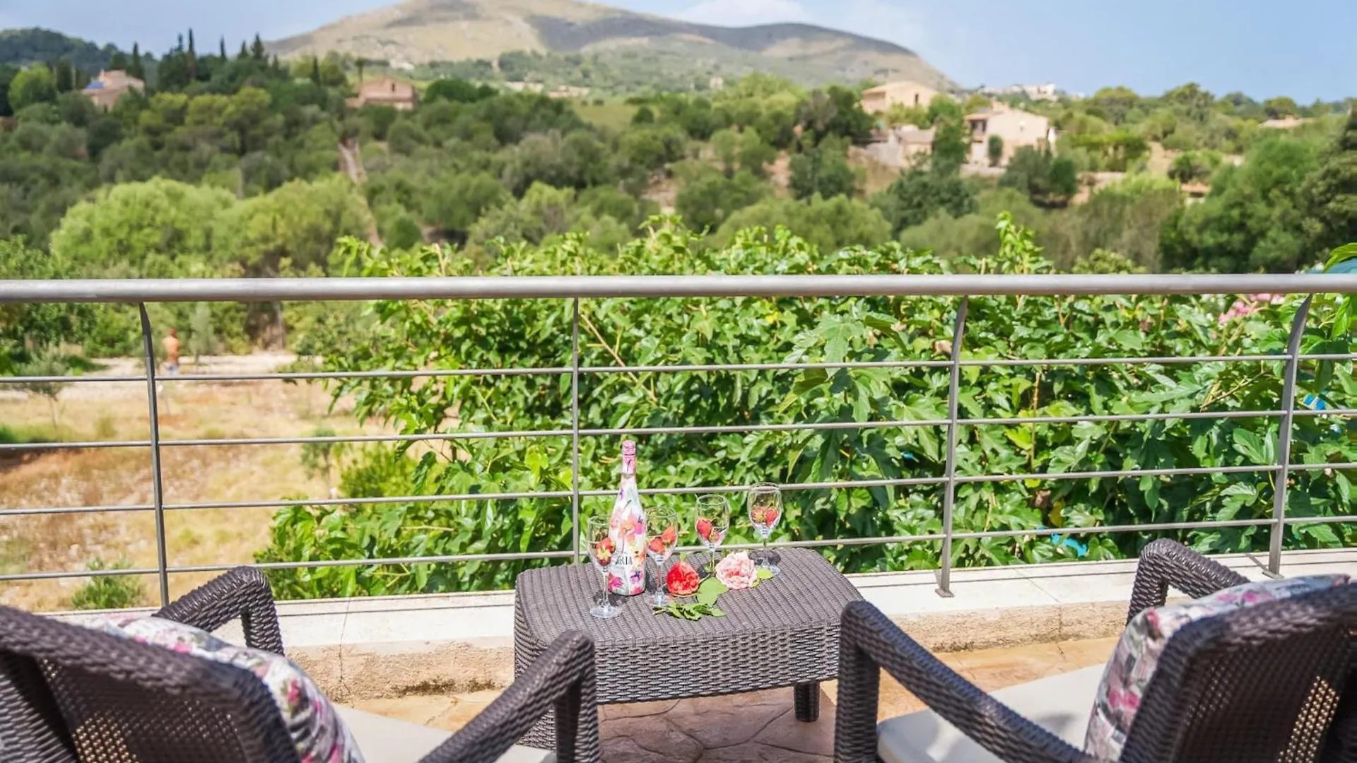 2 Bedroom Beach Country House, Arta Holiday home