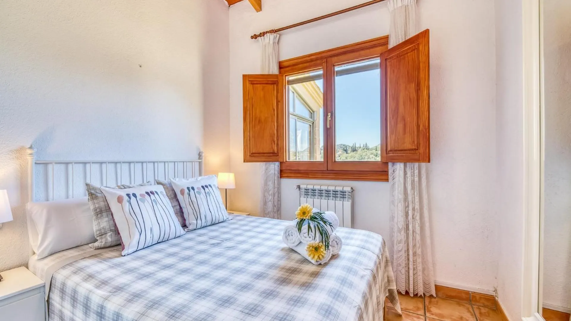 2 Bedroom Beach Country House, Arta Holiday home